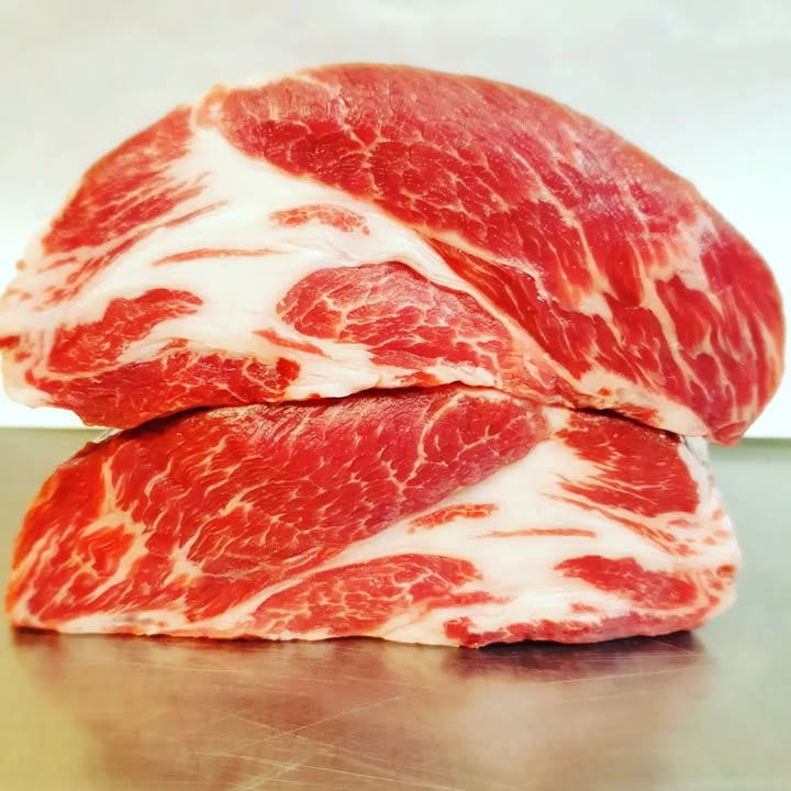 Saját tenyésztésű biotakarmányon nevelt mangalica tarja.