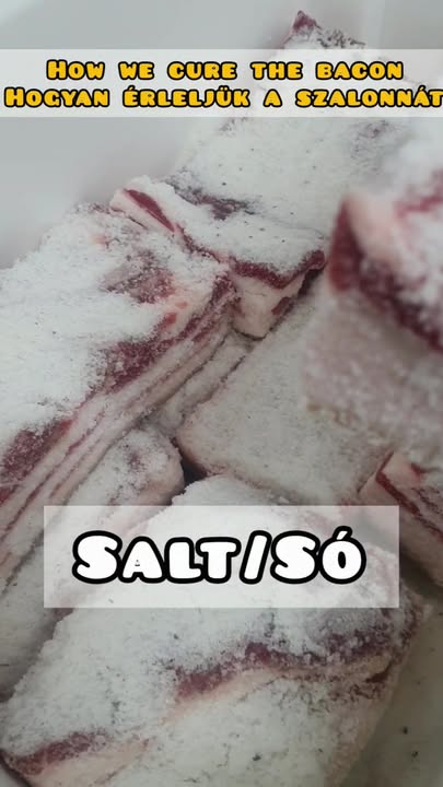 Hogyan is készül a füstölt húsos szalonna?!🥓 Először is sóban érleljük a szalonnákat, majd…