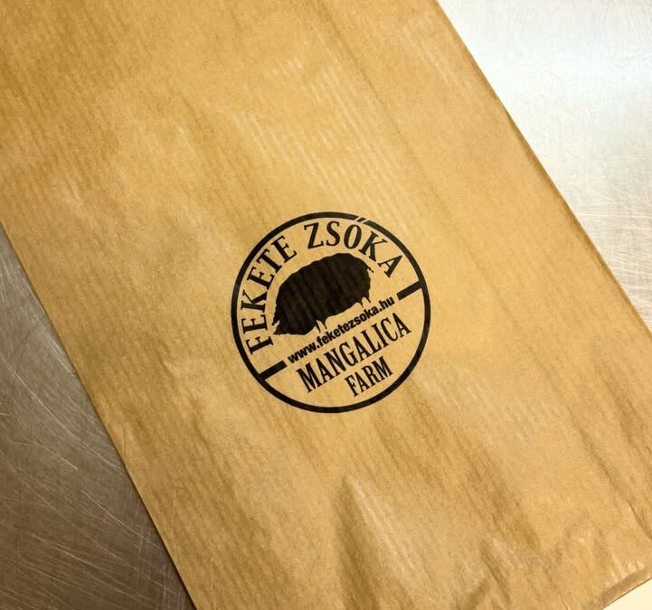 Új logós zacskók – hogy még a szomszéd is lássa, hol vetted a finomságot!