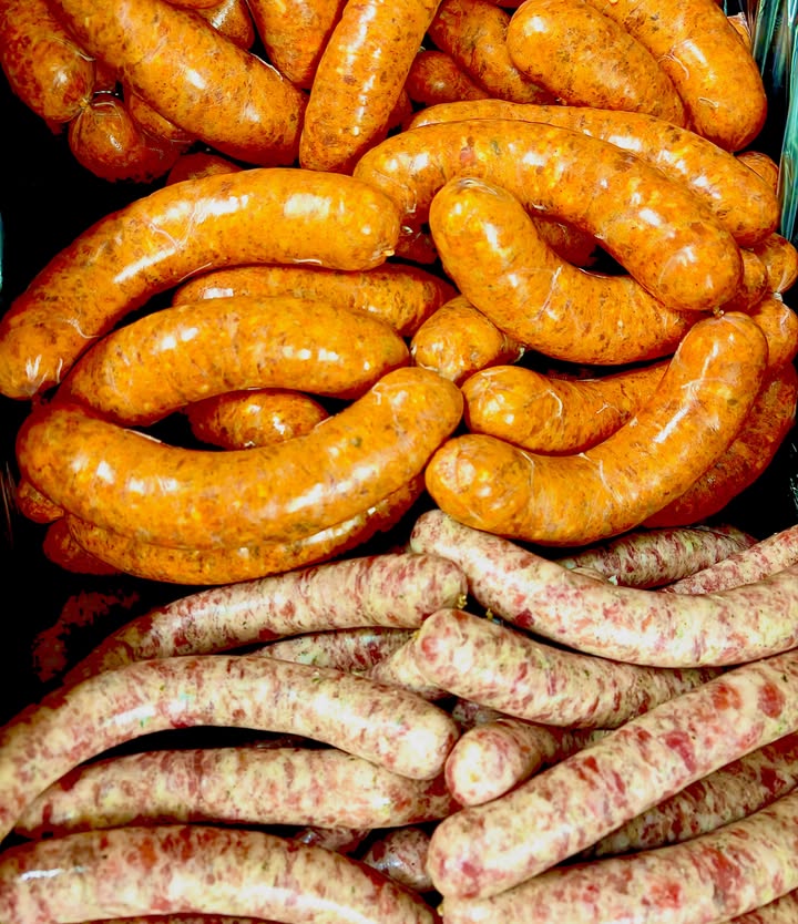 Friss mangalica kolbászok.